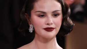 Trend ruževa za usne koji je doneo Golden Globes