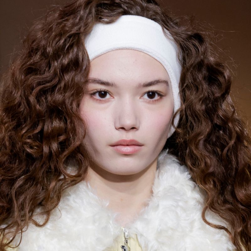 ‘Sleepy Girl’ makeup je luksuzna evolucija estetike ‘Clean-Girl’