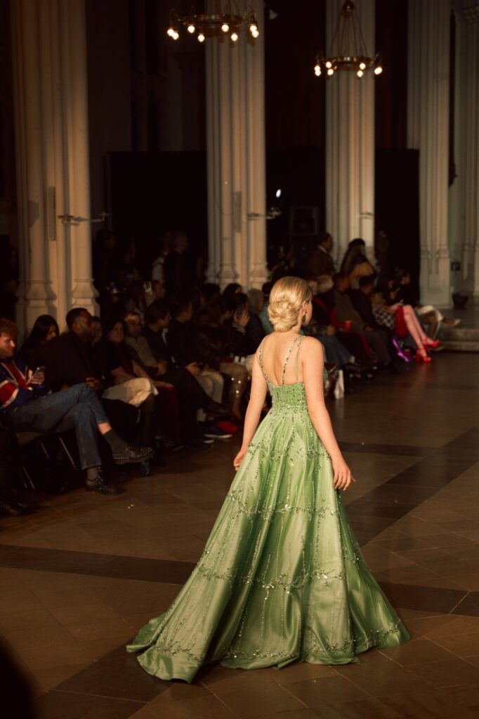 Paris Runway Official odabrao 5 mladih dizajnera za predstavljanje na otvaranju London Fashion Weeku