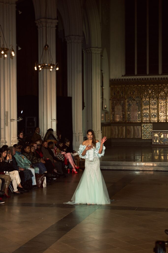 Paris Runway Official odabrao 5 mladih dizajnera za predstavljanje na otvaranju London Fashion Weeku