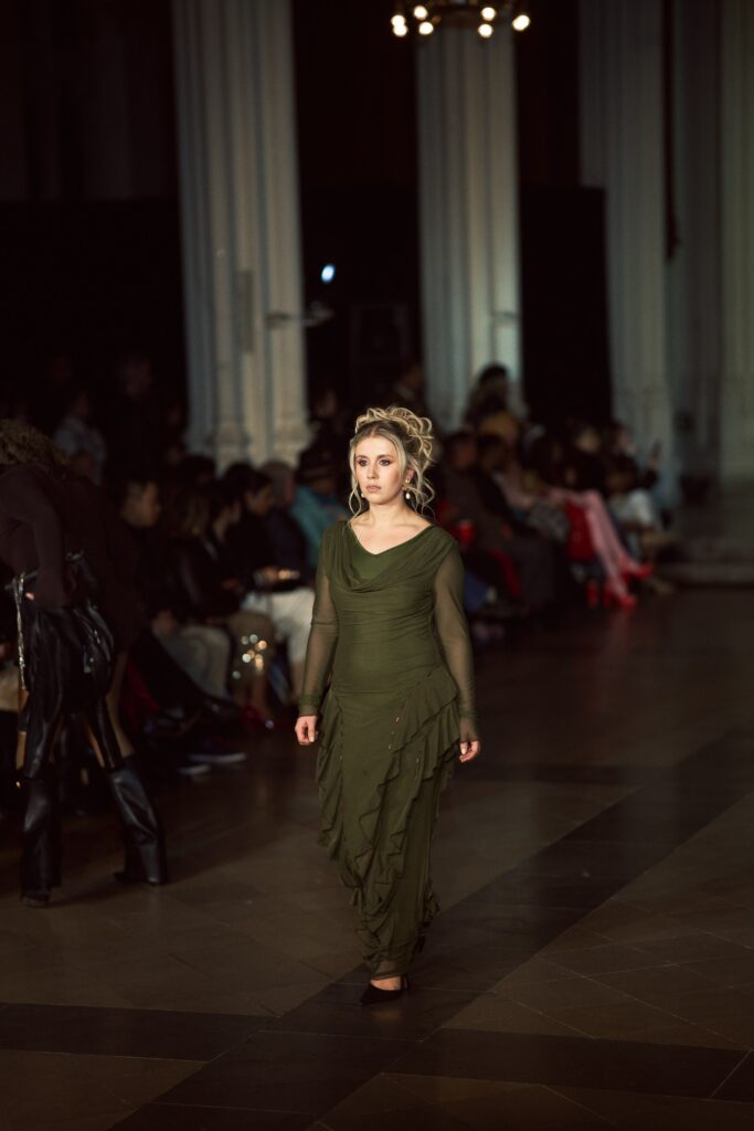 Paris Runway Official odabrao 5 mladih dizajnera za predstavljanje na otvaranju London Fashion Weeku