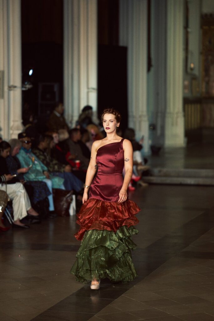 Paris Runway Official odabrao 5 mladih dizajnera za predstavljanje na otvaranju London Fashion Weeku