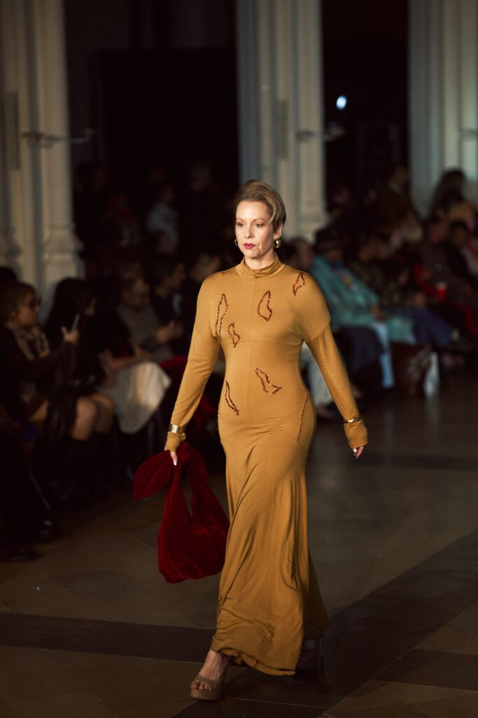 Paris Runway Official odabrao 5 mladih dizajnera za predstavljanje na otvaranju London Fashion Weeku