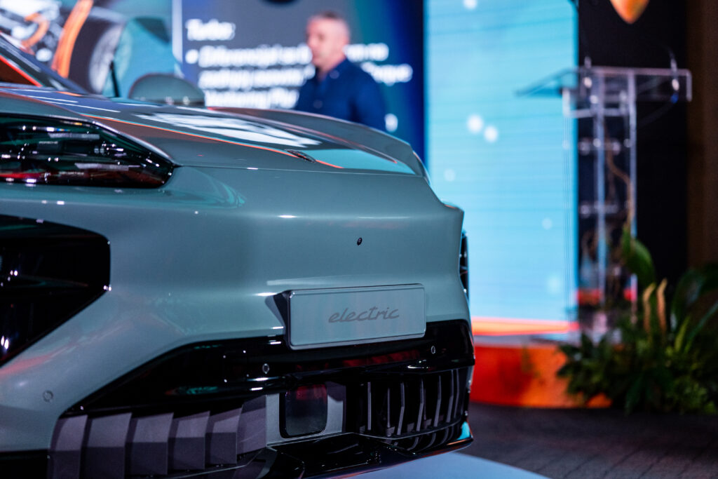Porsche predstavio Cayenne Electric na ekskluzivnom  događaju u Beogradu
Cayenne Electric predstavlja sledeću fazu evolucije modela koji već decenijama postavlja standarde u segmentu luksuznih SUV vozila