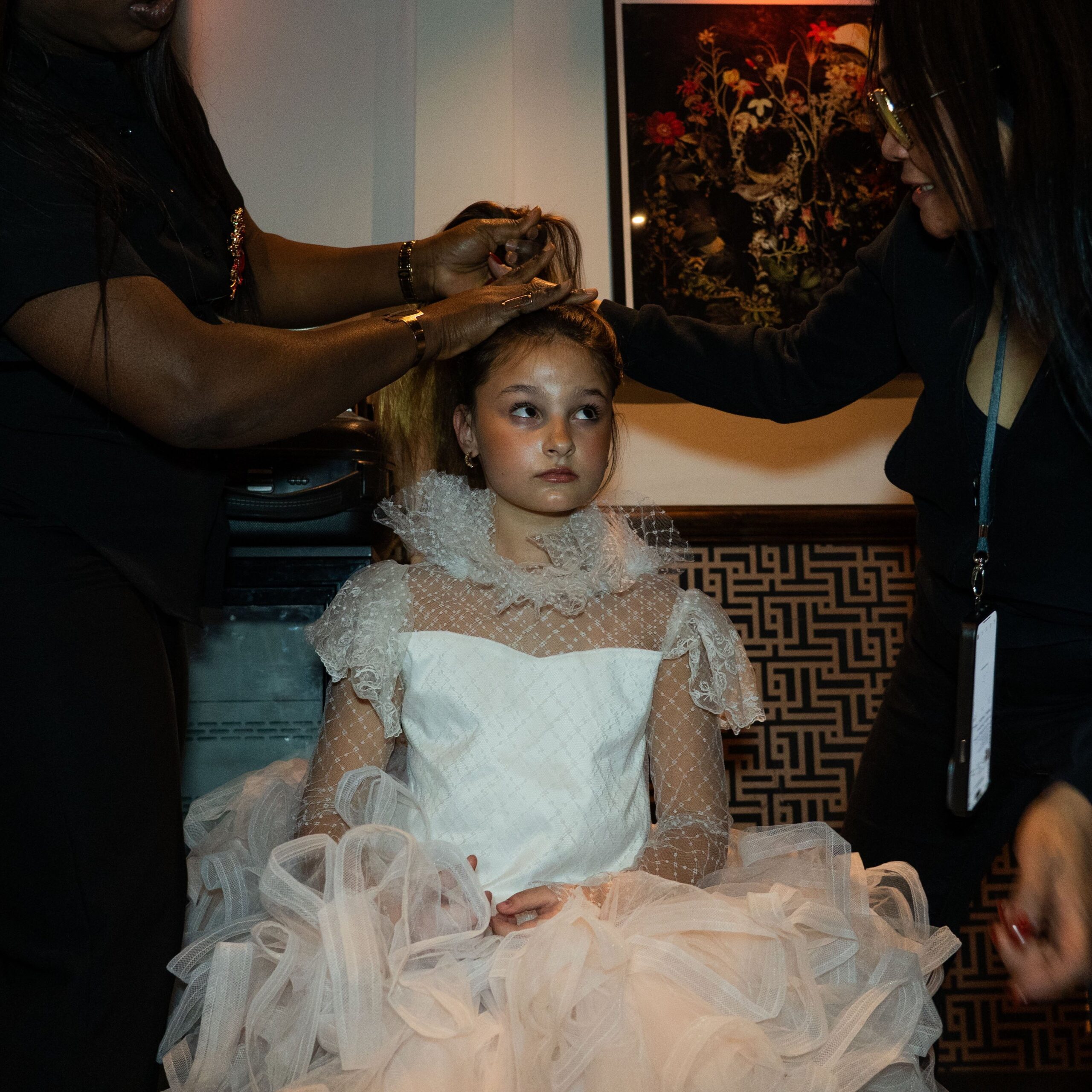 Uz zapažene goste u prvom redu i snažan međunarodni odjek, nova kolekcija osvaja evropske modne prestonice.