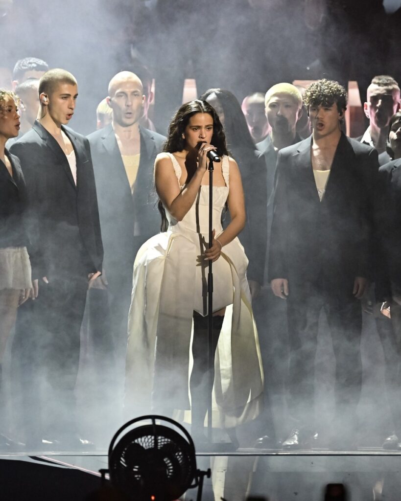 Crveni tepih BRIT Awards 2026: Moda u prvom planu