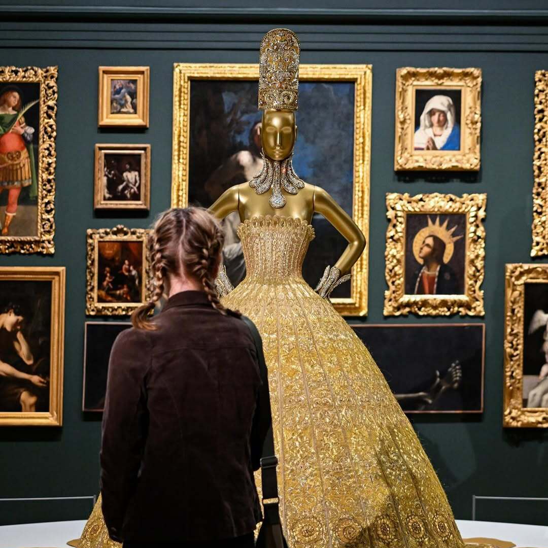 Rođendan Guo Pei je prilika da zastanemo pred veličinom umetnice koja kroz tkaninu prepliće hiljade godina istorije.