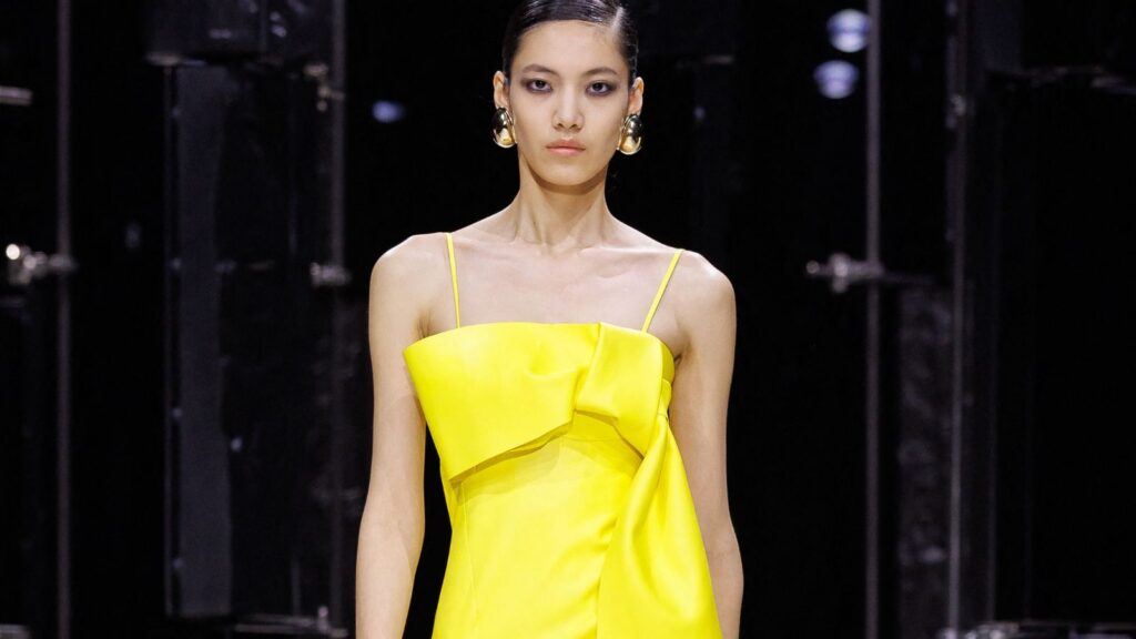 Ekspresivna moda po Givenchy pravilima