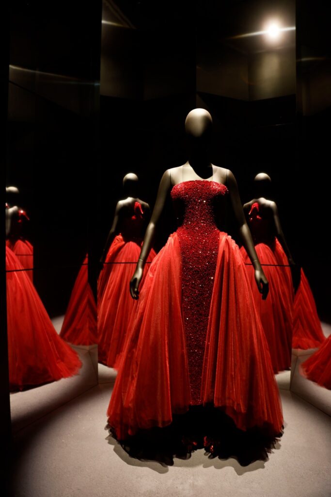 V&A najavljuje „Schiaparelli Fashion Becomes Art”