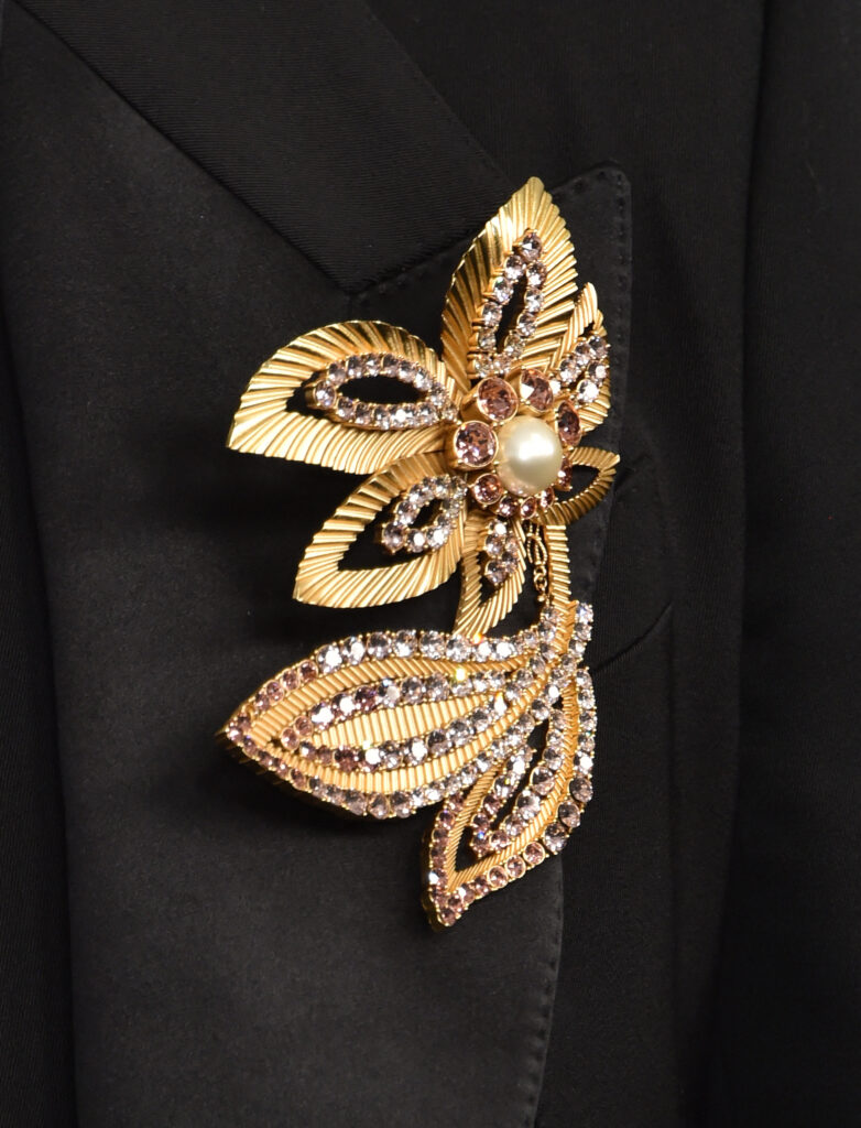 Broševi se vraćaju u modu: Aksesoar koji će obeležiti 2026.