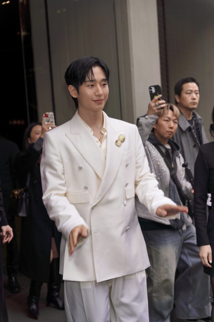 Broševi se vraćaju u modu: Aksesoar koji će obeležiti 2026.