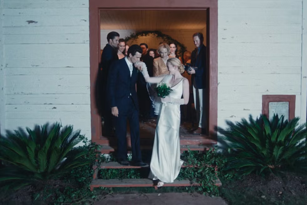 5 slip haljina inspirisanih minimalističkom venčanicom Carolyn Bessette Kennedy