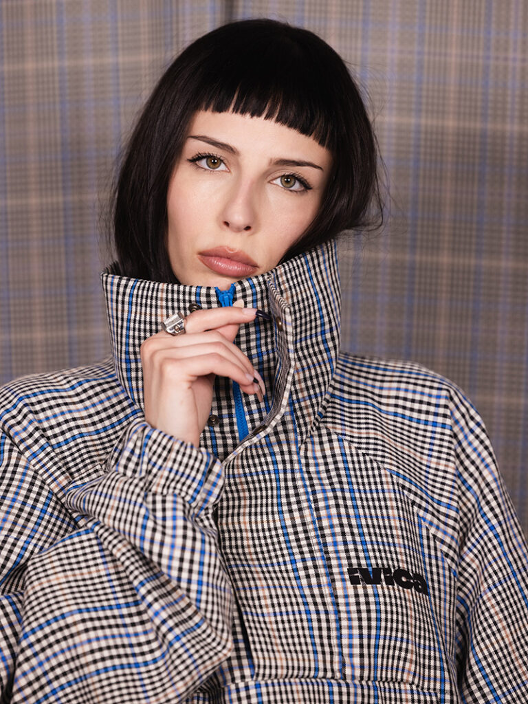 IVICA je novi street style brend koji donosi svežu energiju, limitirane dropove i autentičan izraz za generaciju koja modu vidi kao identitet.