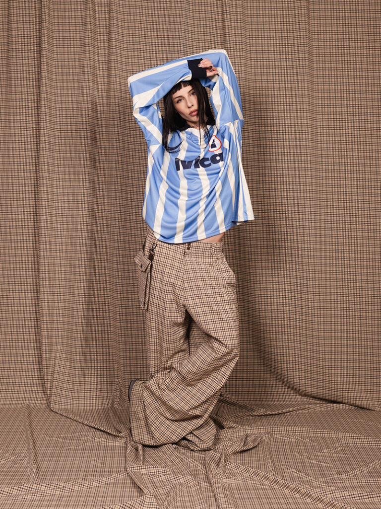 IVICA je novi street style brend koji donosi svežu energiju, limitirane dropove i autentičan izraz za generaciju koja modu vidi kao identitet.