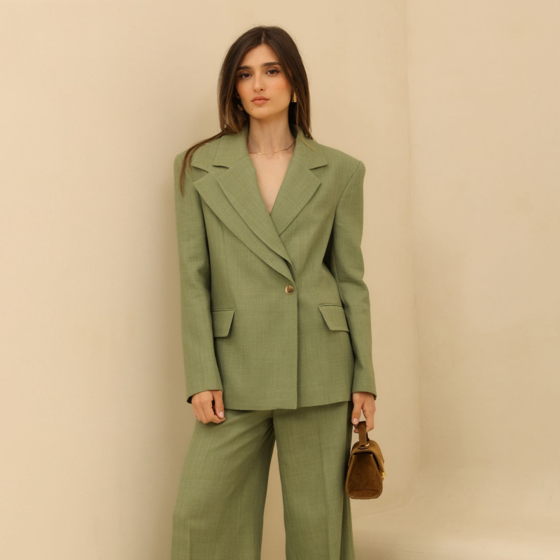 Blejzeri za proleće – moderni i klasični modeli, lagani materijali i krojevi za svakodnevne i elegantne kombinacije.