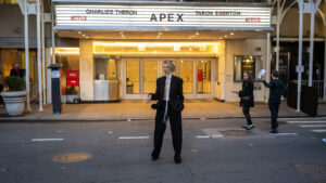 Charlize Theron oduševila u Dior muškom odelu u Njujorku