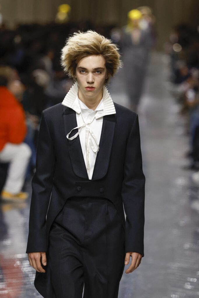 Charlize Theron oduševila u Dior muškom odelu u Njujorku