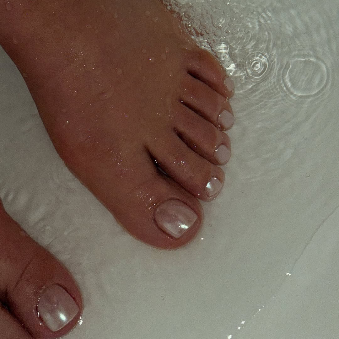 Chrome pedikir: Trend visokog sjaja koji osvaja internet