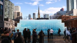 Drake otkrio datum izlaska albuma „ICEMAN“ uz ledenu skulpturu