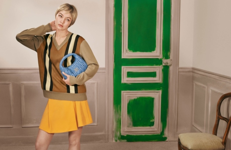 Gigi Hadid u sofisticiranoj retro transformaciji za Miu Miu