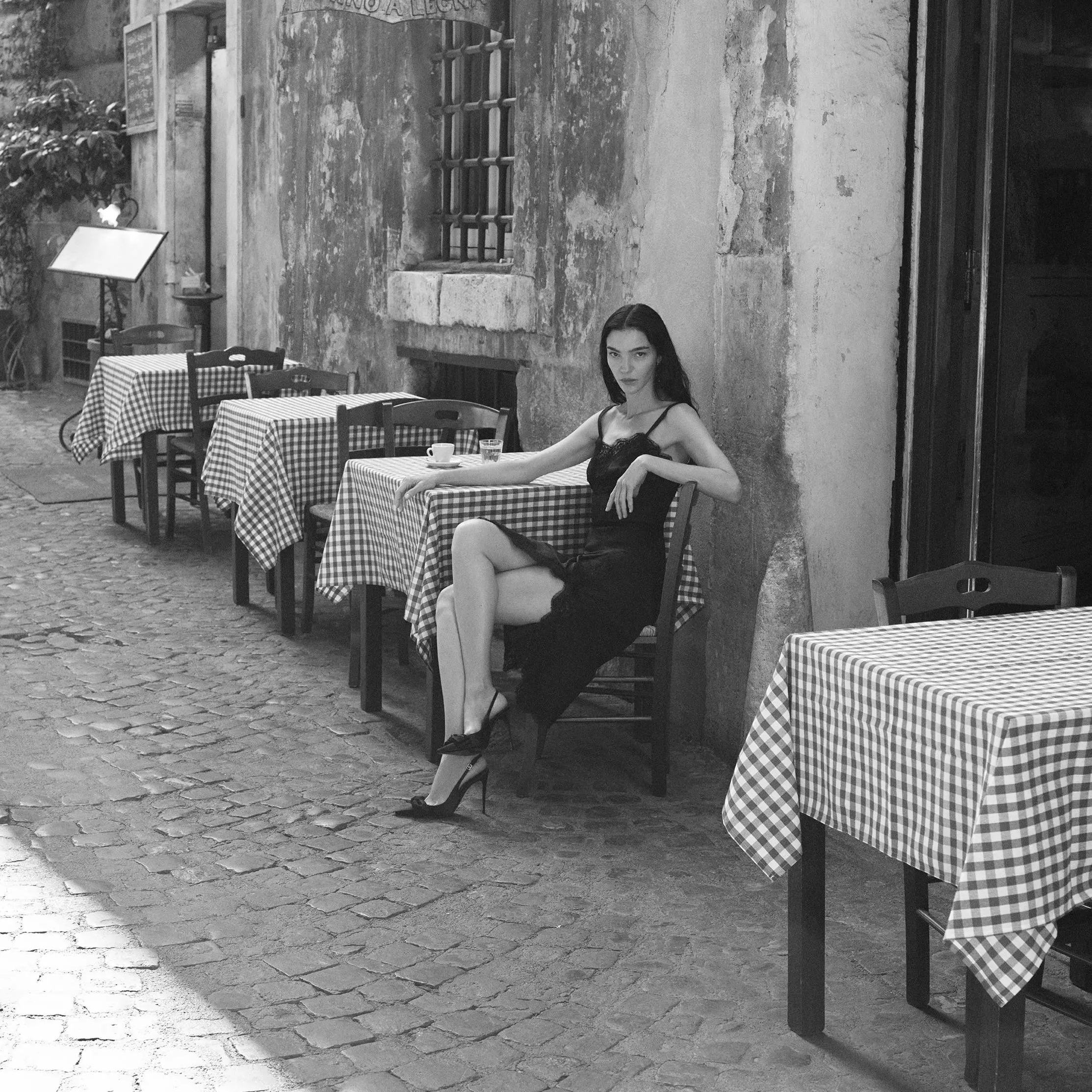 Mariacarla Boscono utelovljuje duh Dolce & Gabbana