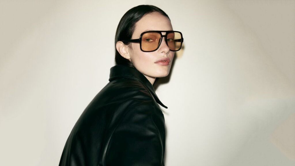 Naočare za sunce koje definišu sezonu – od upadljivih oversized formi do retro klasika sa modernim twistom.