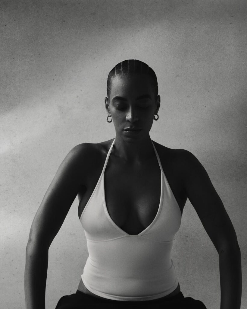 Solange je obrijala glavu i ponovo pretvorila kosu u umetnički iskaz