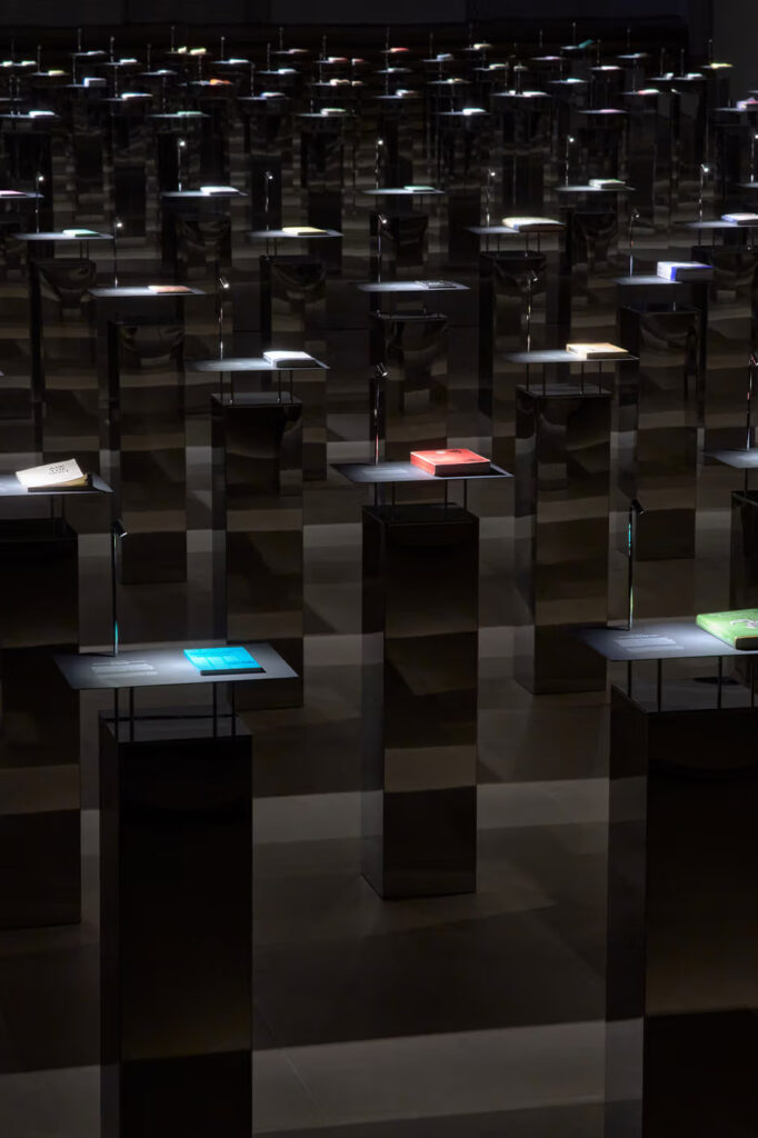 Jil Sander i Apartamento: „Reference Library“ na Milan Design Week-u