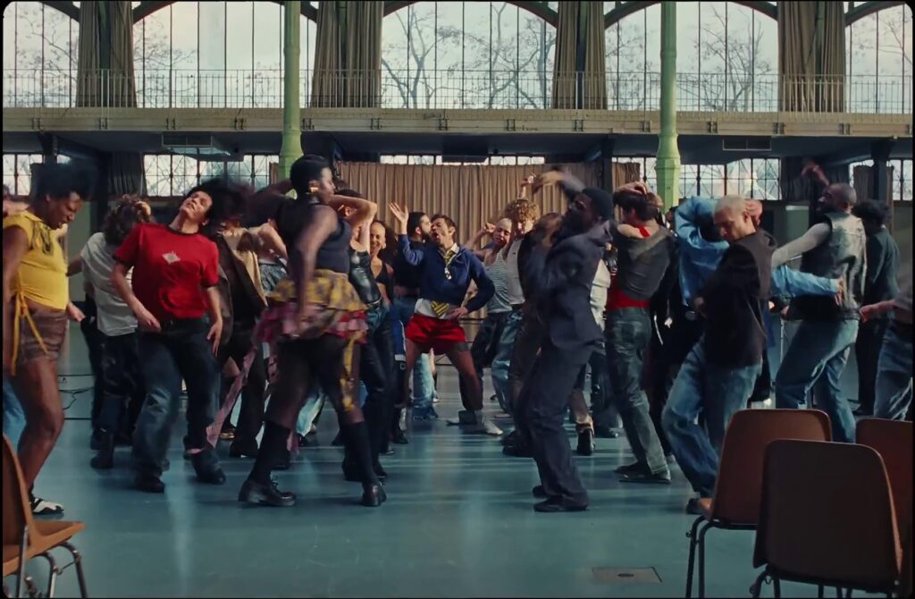 Harry Styles donosi fleš mob energiju u novi spot