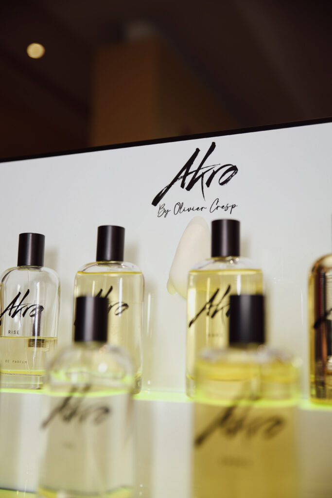 AKRO – Mirisi zavisnosti pretočeni u parfemsku umetnost