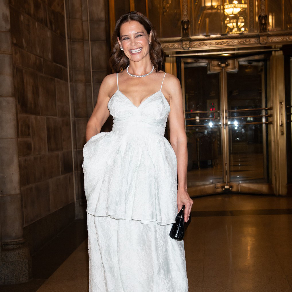 Katie Holmes očarala u romantičnoj beloj haljini
