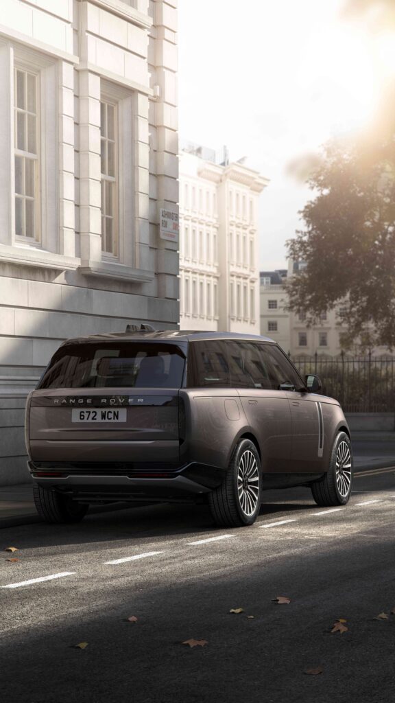 Odavanje počasti britanskom luksuzu
Range Rover predstavlja ekskluzivnu seriju izdanja inspirisanih najuticajnijim londonskim kvartovima