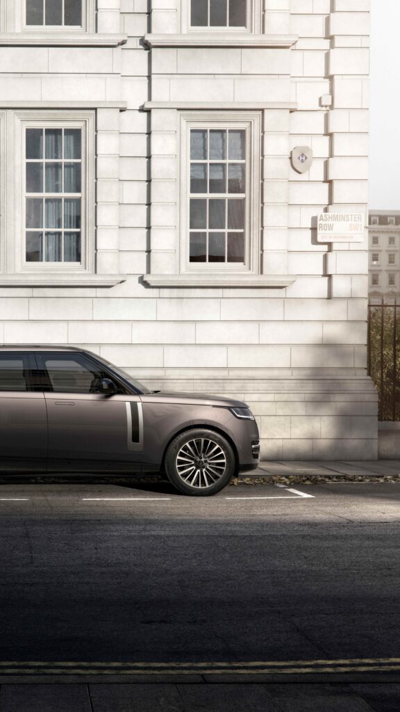 Odavanje počasti britanskom luksuzu
Range Rover predstavlja ekskluzivnu seriju izdanja inspirisanih najuticajnijim londonskim kvartovima