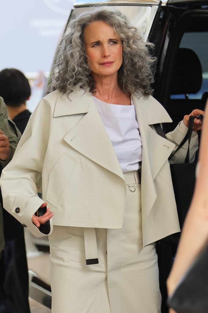 Trend alert Skraćeni trench coat