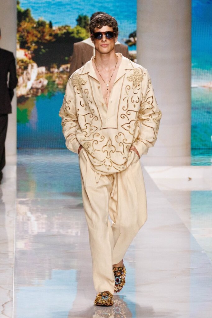 Dolce & Gabbana proleće/leto 2027. nas vodi pravo u srce Sicilije
Kolekcija„Sicilian Holidays“ bila je svojevrsno modno razgledanje najlepših delova Mediterana