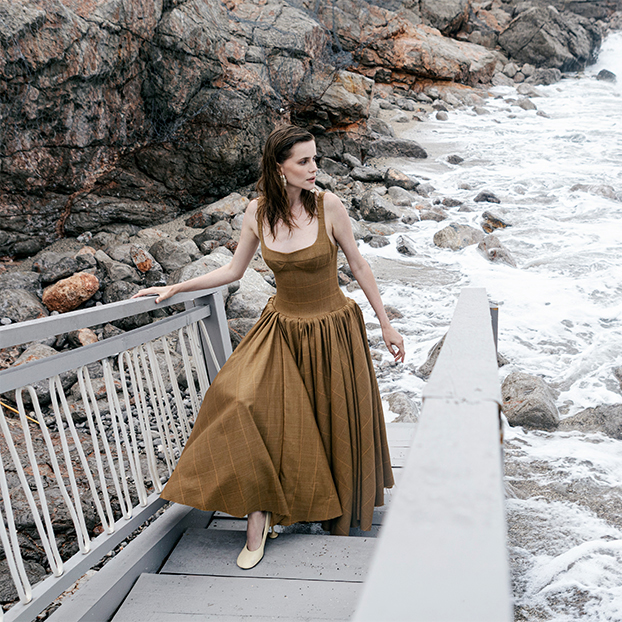 Ispod površine Zavirite u letnji dvobroj magazina Harper's BAZAAR, kao i BAZAAR Travel