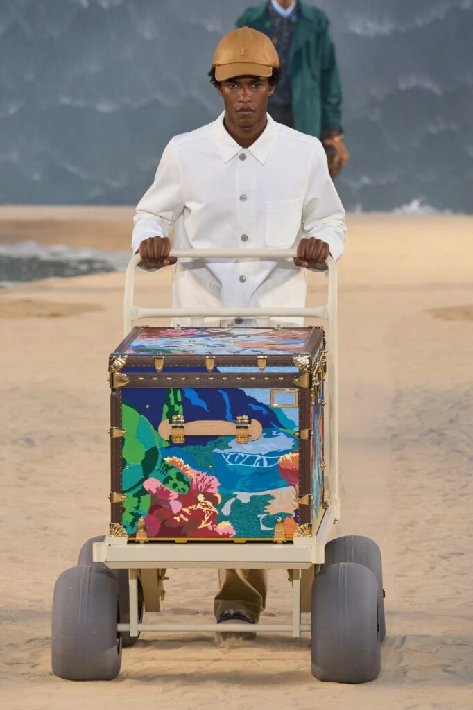 Louis Vuitton donosi duh okeana na modne piste Pariza