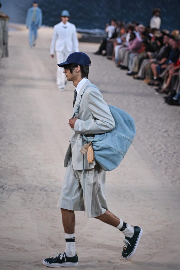 Louis Vuitton donosi duh okeana na modne piste Pariza