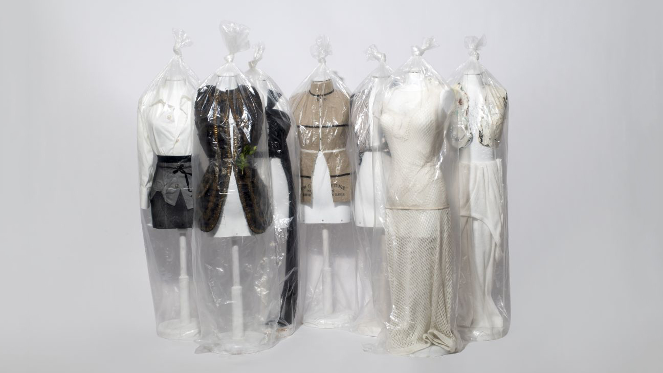 Martin Margiela prvi put otvara ličnu arhivu u Parizu: više od 200 radova iz perioda 1984–2008. na istorijskoj aukciji.