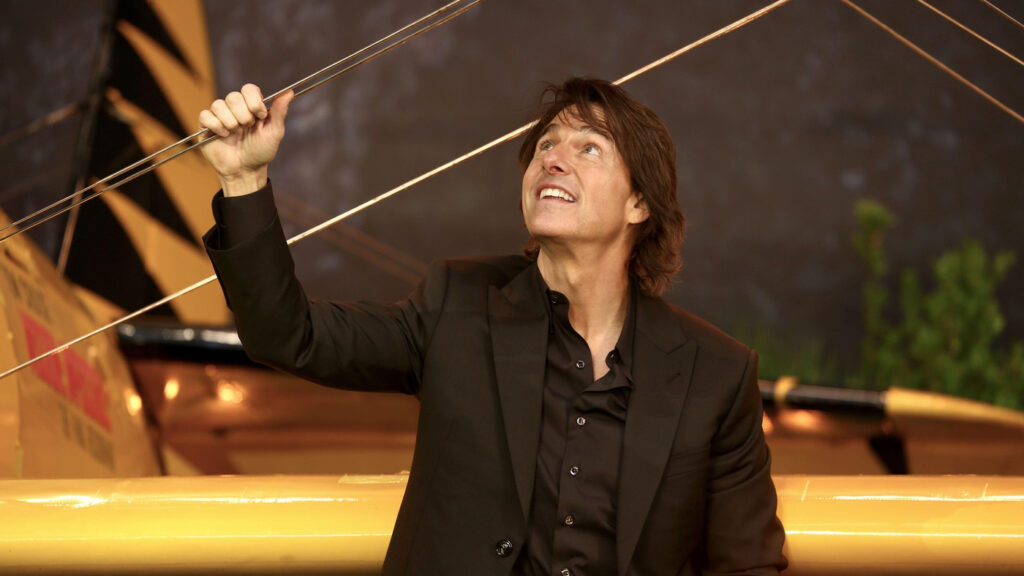 Tom Cruise slavi 46 godina karijere uz najavu filma „Digger“ Retrospektivni trejler podsetio je na njegove kultne uloge, ali i otkrio prve kadrove iz novog filma u kojem glumac donosi potpuno drugačiju transformaciju