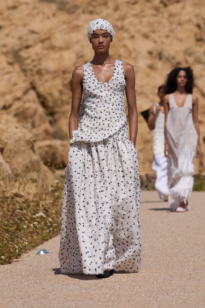 Jacquemus predstavlja kolekciju proleće/leto 2027 „Le Bonheur“ na Korzici
