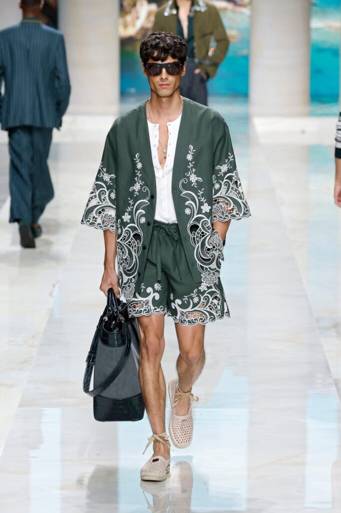 Dolce & Gabbana prolećeleto 2027. nas vodi pravo u srce Sicilije
Kolekcija„Sicilian Holidays“ bila je svojevrsno modno razgledanje najlepših delova Mediterana