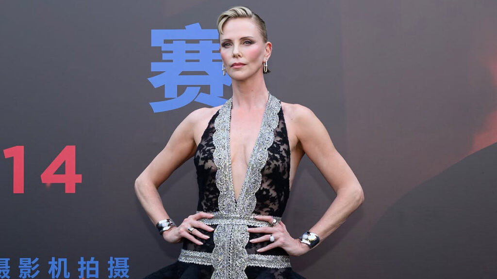 Charlize Theron u Givenchy izdanju koje ćemo dugo pamtiti