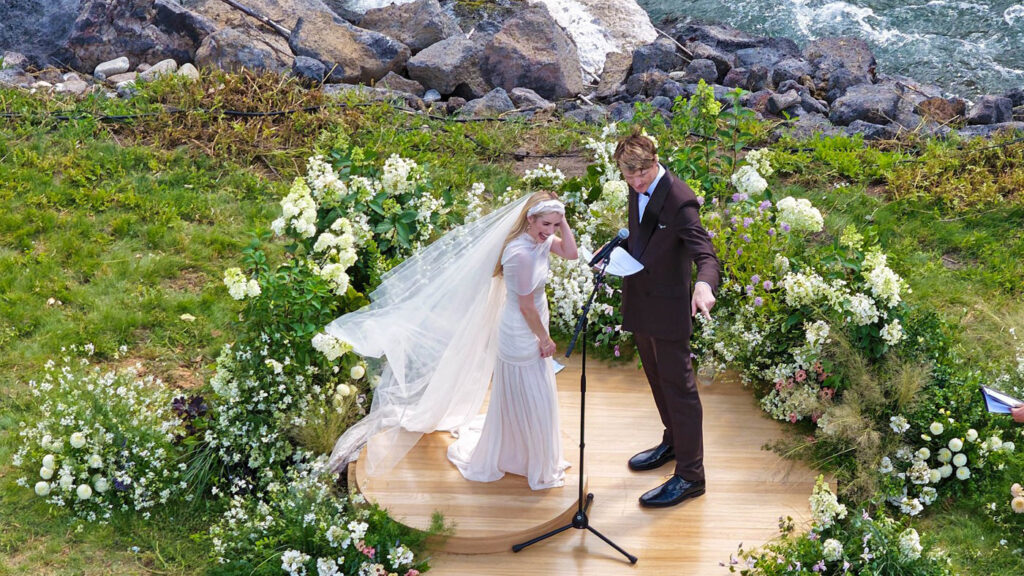 Emma Roberts i Cody John venčali su se na bajkovitoj ceremoniji Diskretno, daleko od holivudskog glamura i uz venčanicu kuće Monique Lhuillier