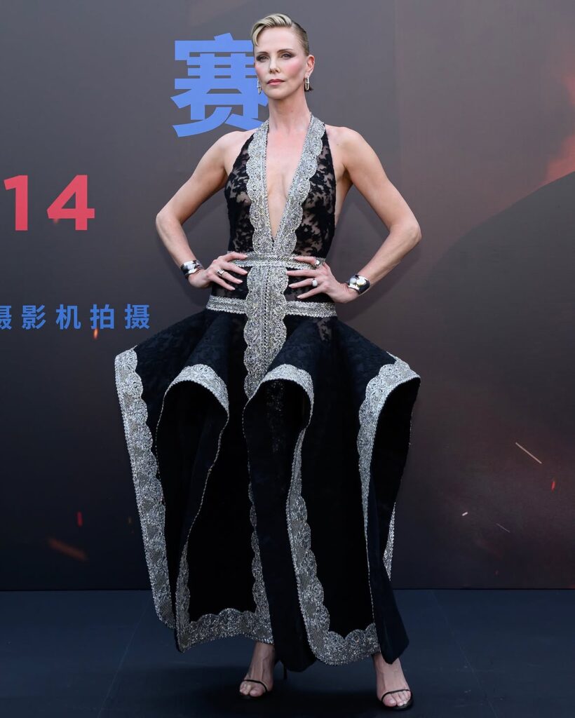 Charlize Theron u Givenchy izdanju koje ćemo dugo pamtiti