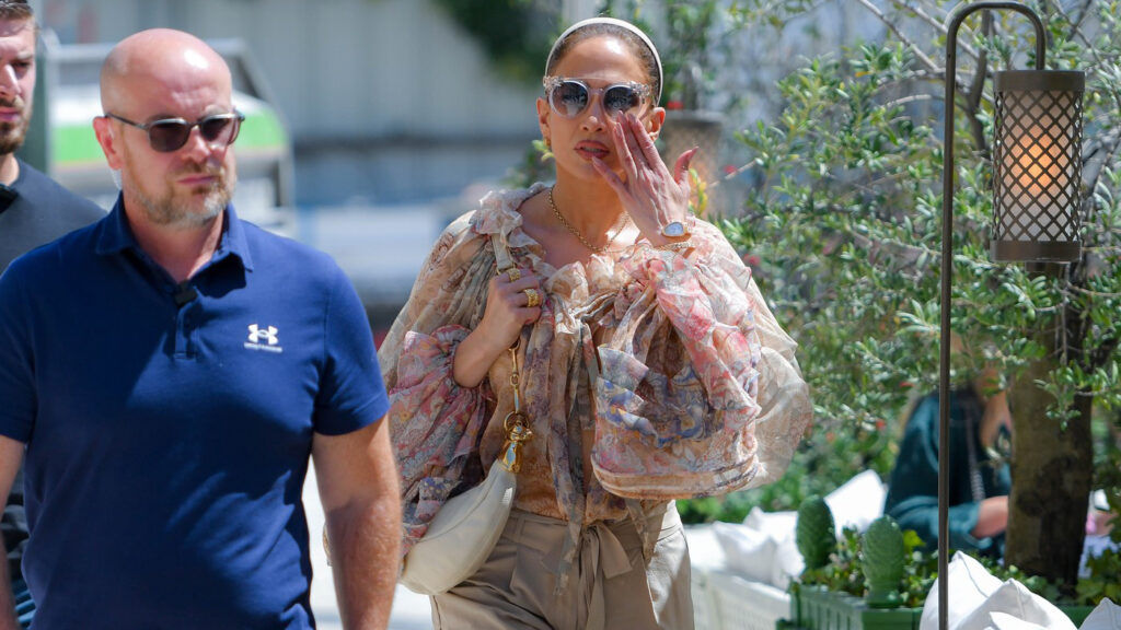 Jennifer Lopez u Parizu u znaku boho elegancije