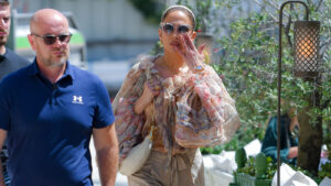 Jennifer Lopez u Parizu u znaku boho elegancije