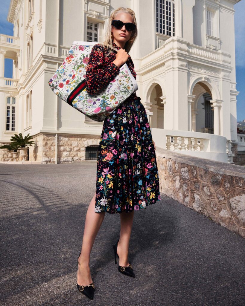 Gucci predstavlja novo poglavlje kampanje u Monte Carlu, spoj mediteranskog glamura, prepoznatljive estetike i odvažnog luksuza.
