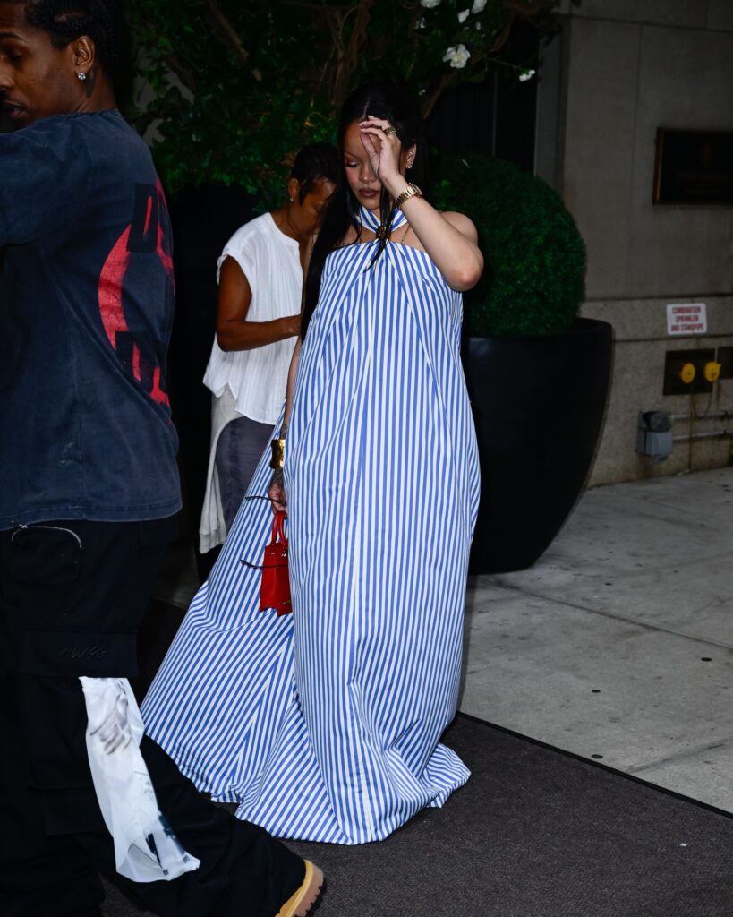 Rihanna pokazala kako izgleda idealan letnji stajling za vrele dane