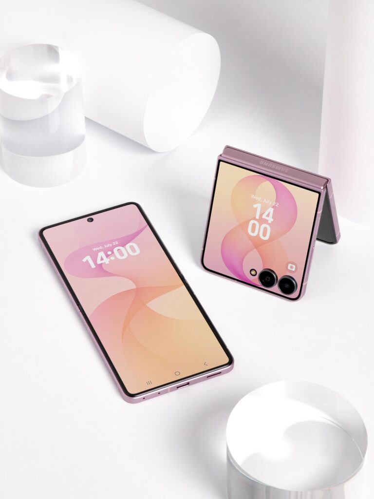 Lični stil i na ekranu: Kako Galaxy Z Flip8 pretvara FlexWindow u prostor za personalizaciju